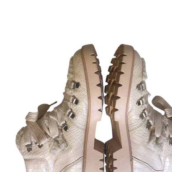 Dolce Vita Pace Cream Croc Faux Shearling Trim Lug Sole Hiker Ankle Boots Sz 6.5 - Picture 12 of 14